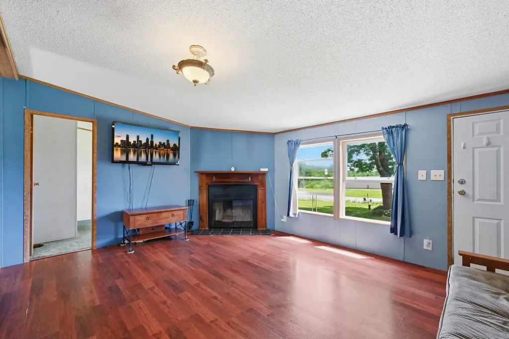 911 Main Street Monmouth ME 04259