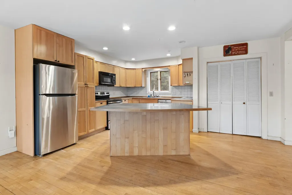 238 Brackett Avenue Portland ME 04108