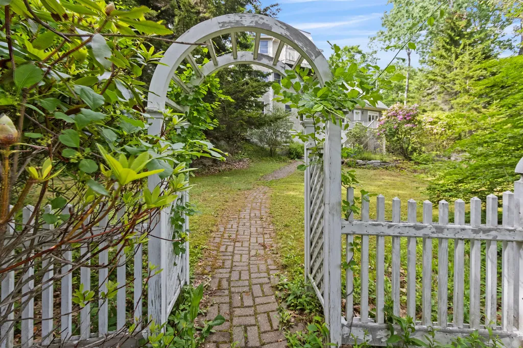 238 Brackett Avenue Portland ME 04108