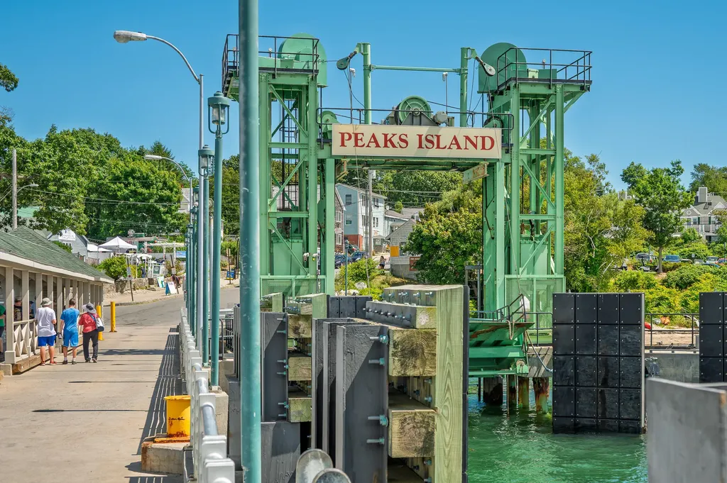 238 Brackett Avenue Portland ME 04108