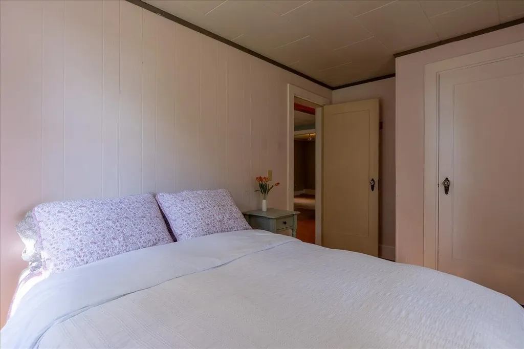 6 Thomas Street Camden ME 04843