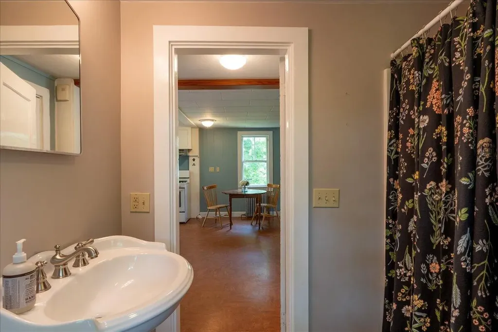 6 Thomas Street Camden ME 04843