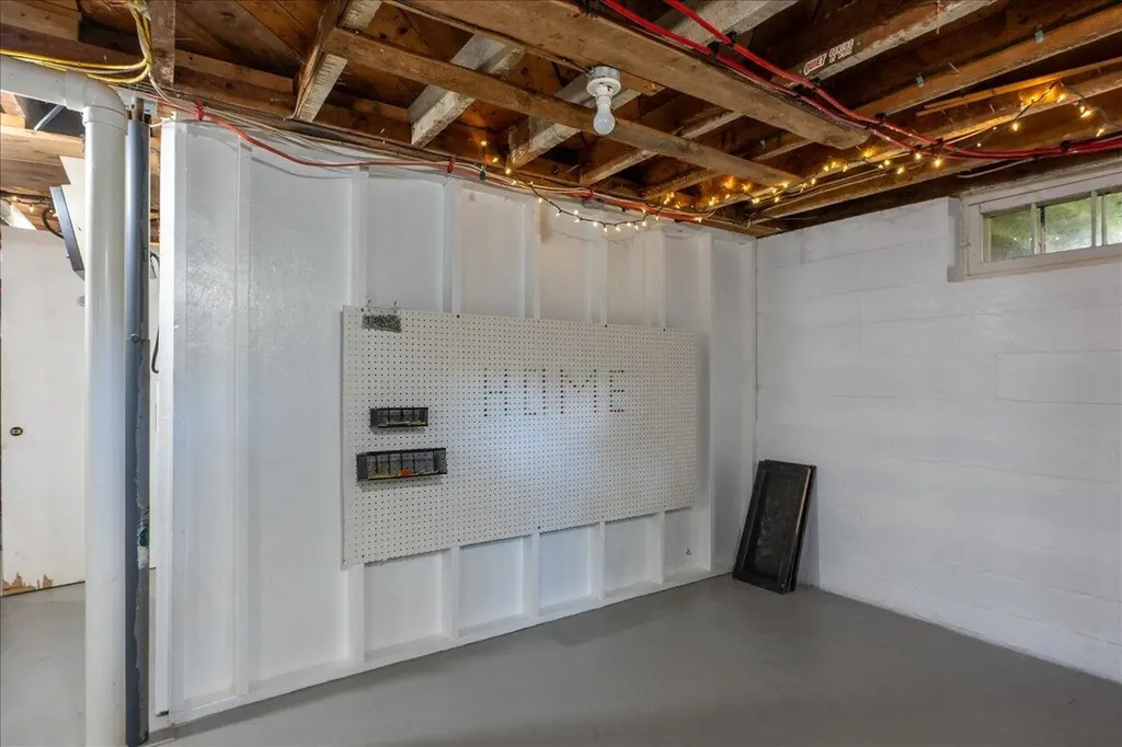 6 Thomas Street Camden ME 04843