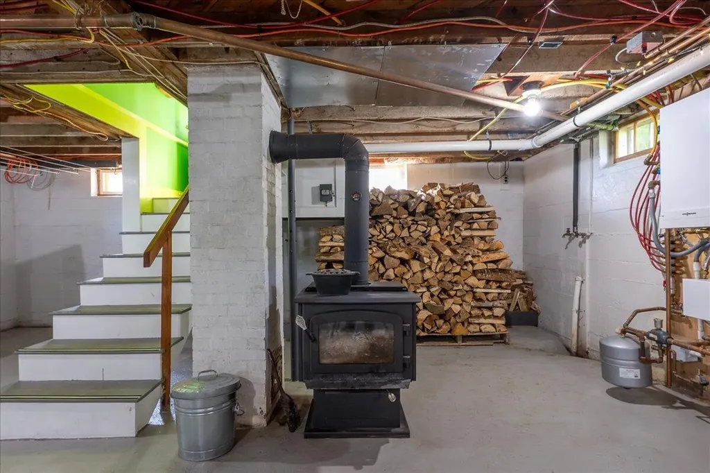 6 Thomas Street Camden ME 04843