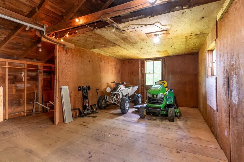 6 Thomas Street Camden ME 04843