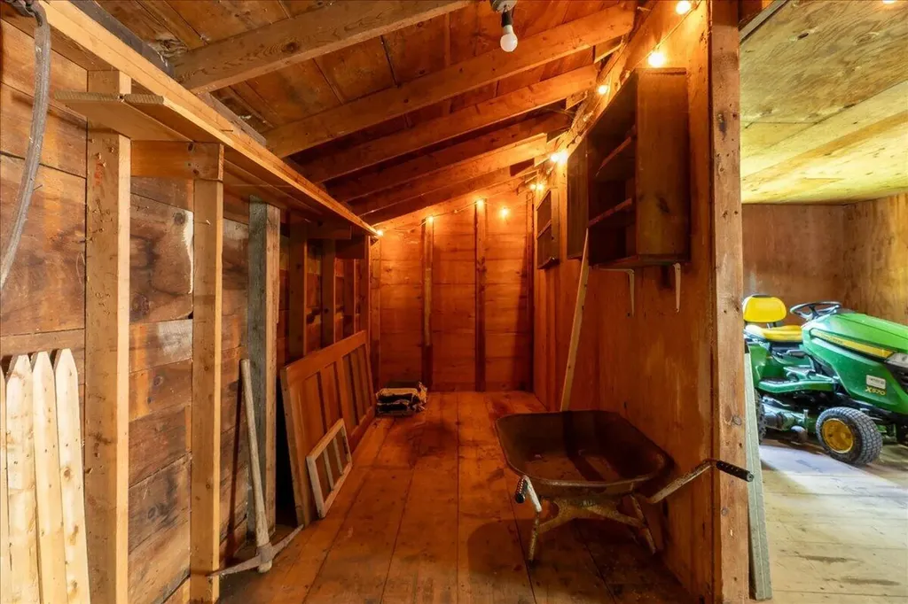 6 Thomas Street Camden ME 04843
