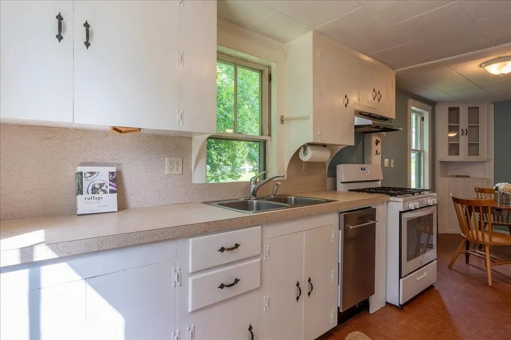 6 Thomas Street Camden ME 04843