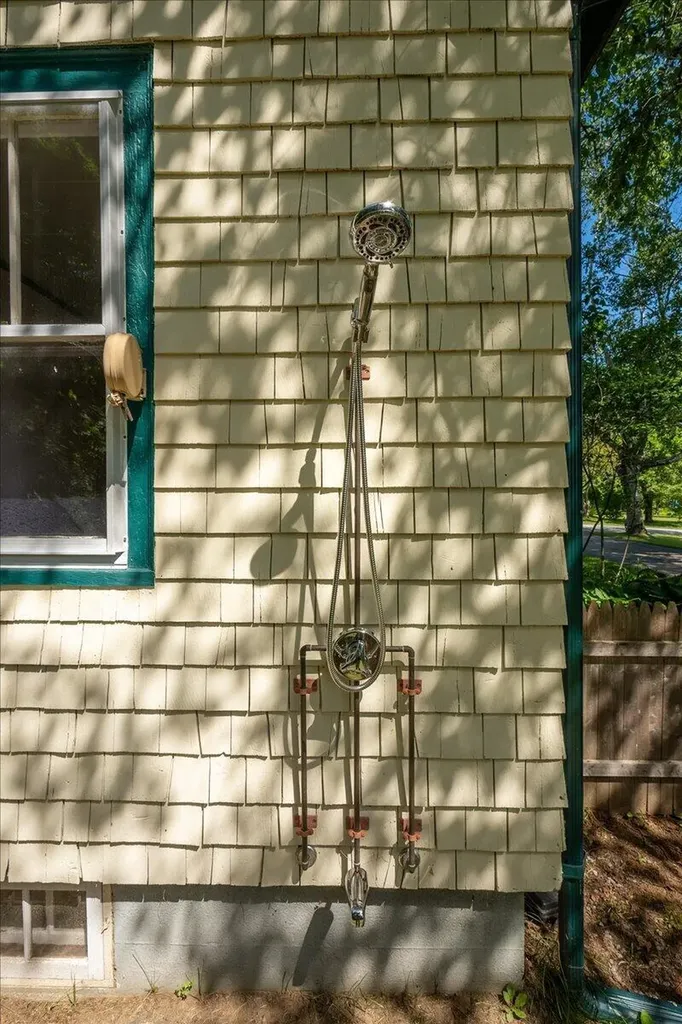 6 Thomas Street Camden ME 04843