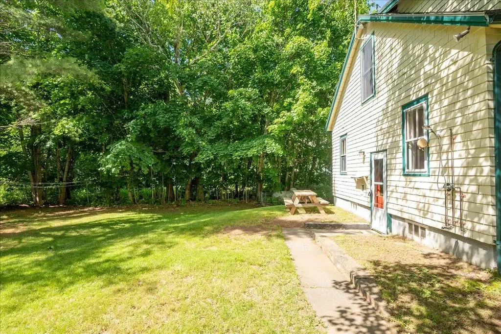 6 Thomas Street Camden ME 04843