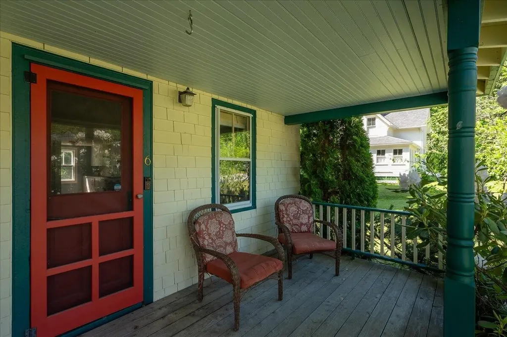 6 Thomas Street Camden ME 04843