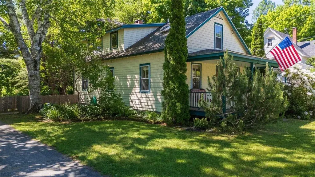 6 Thomas Street Camden ME 04843