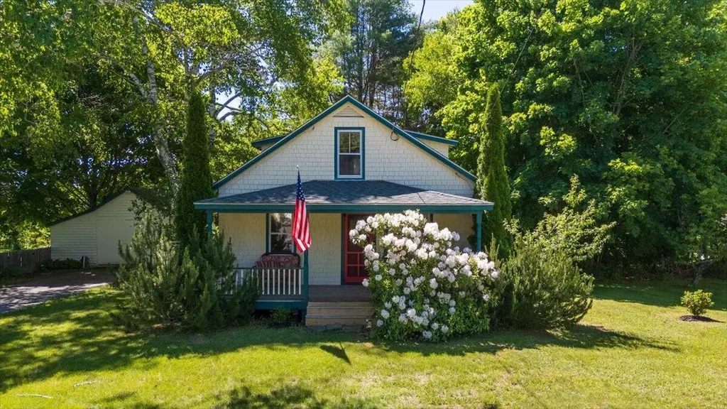 6 Thomas Street Camden ME 04843