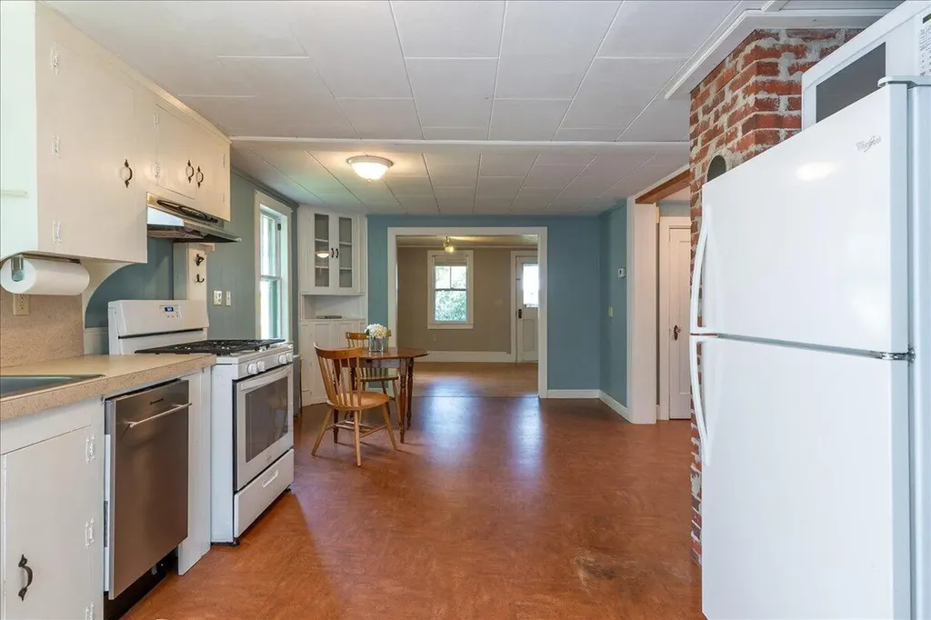 6 Thomas Street Camden ME 04843