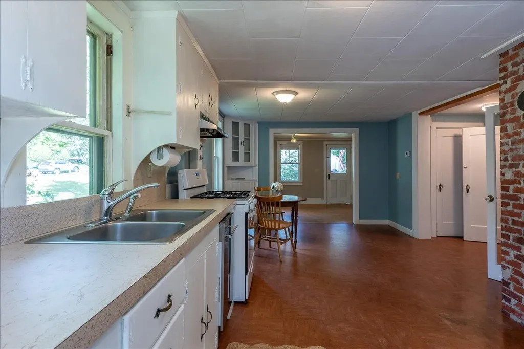 6 Thomas Street Camden ME 04843