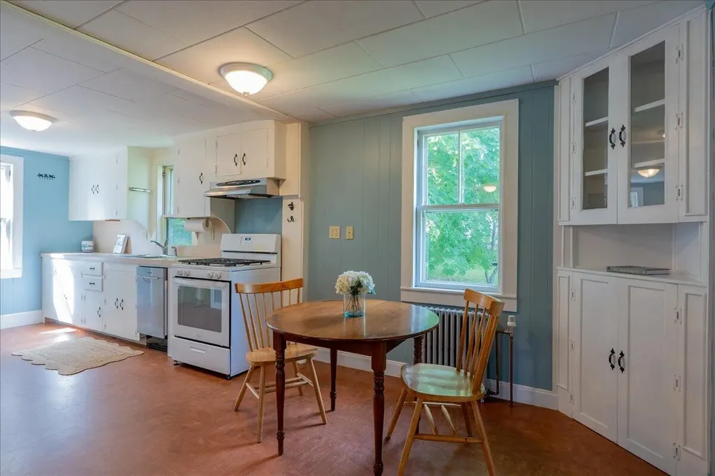 6 Thomas Street Camden ME 04843