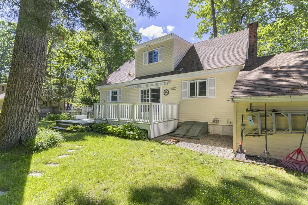 2 Sweet Fern Road Cape Elizabeth ME 04107