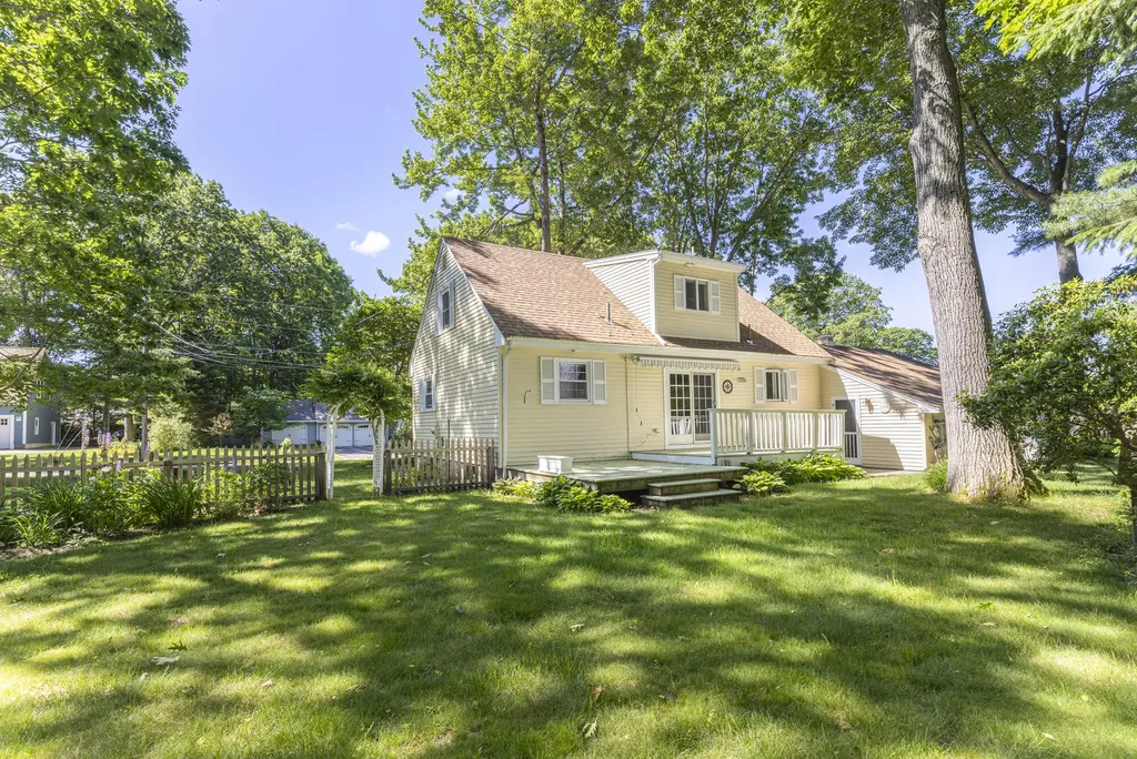 2 Sweet Fern Road Cape Elizabeth ME 04107