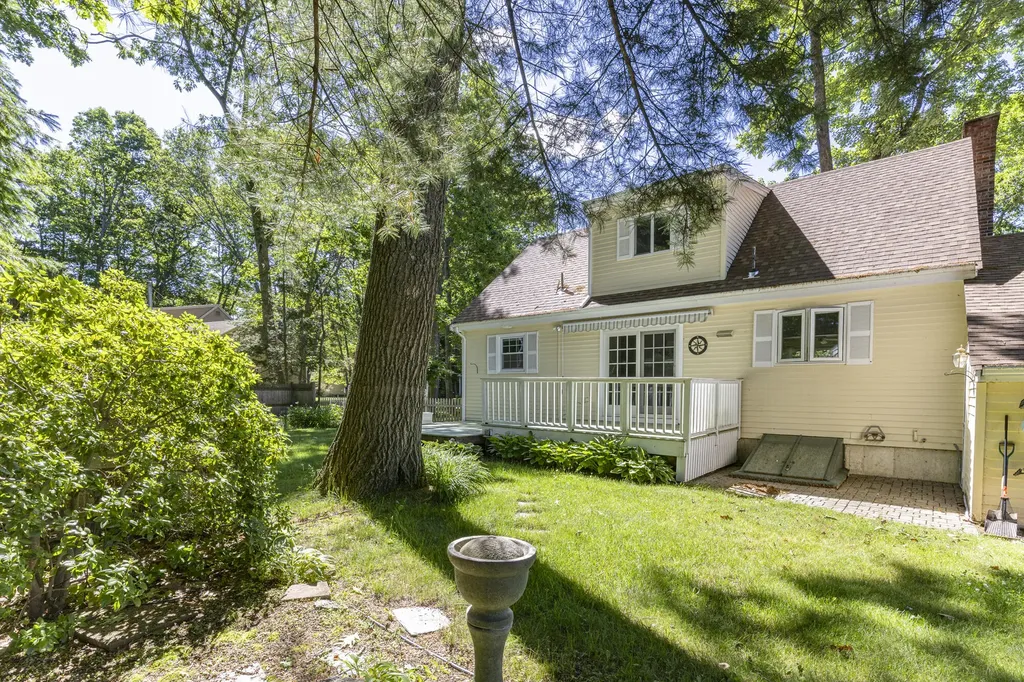 2 Sweet Fern Road Cape Elizabeth ME 04107