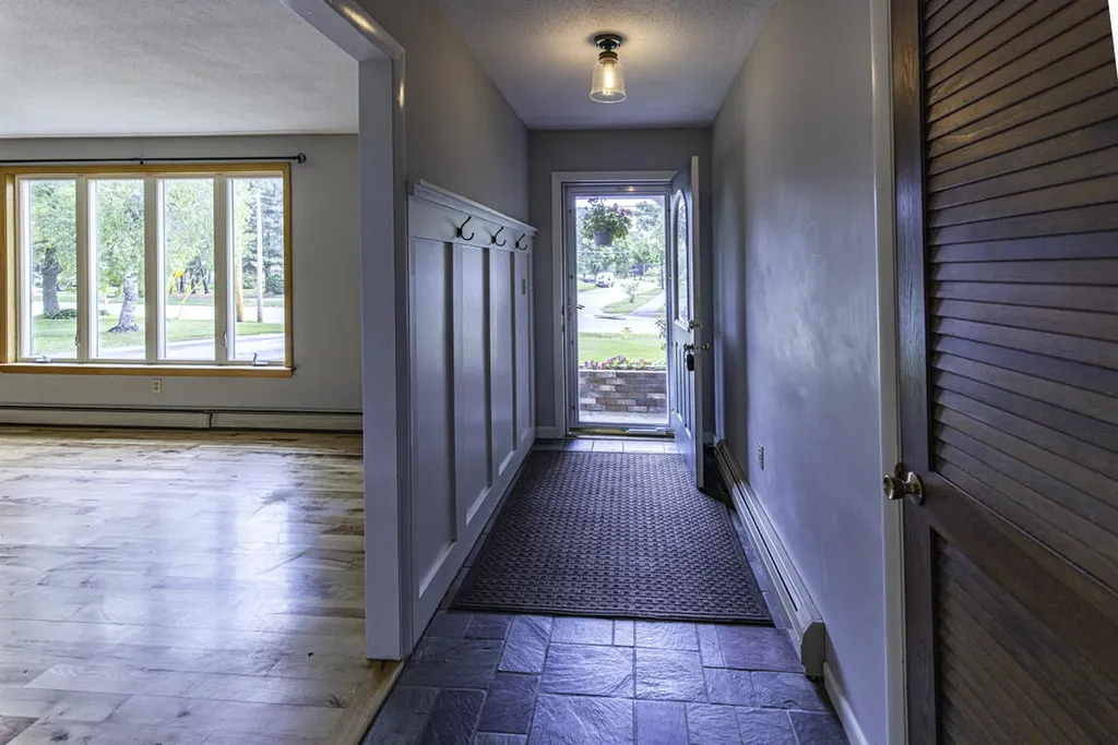 30 Saratoga Avenue Bangor ME 04401