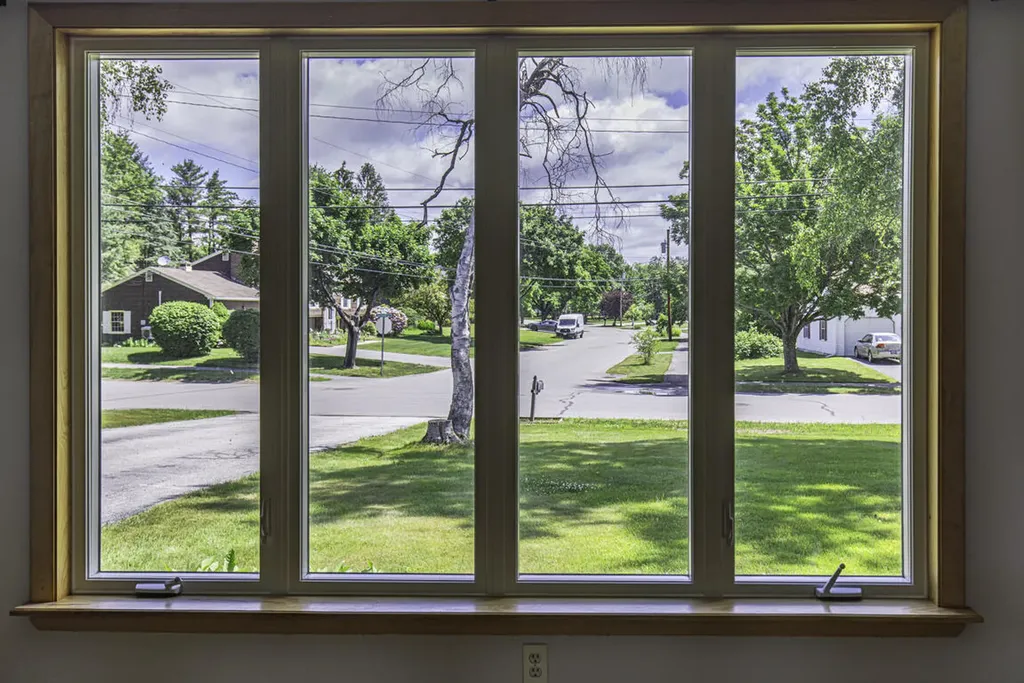 30 Saratoga Avenue Bangor ME 04401