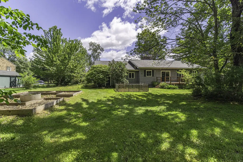 30 Saratoga Avenue Bangor ME 04401