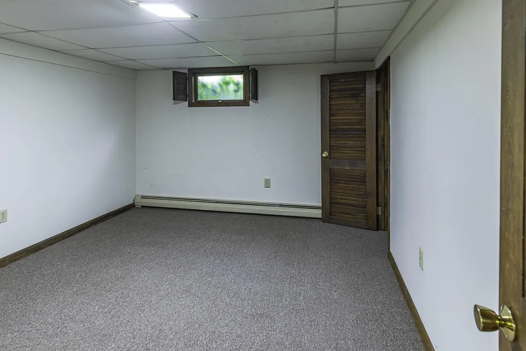 30 Saratoga Avenue Bangor ME 04401