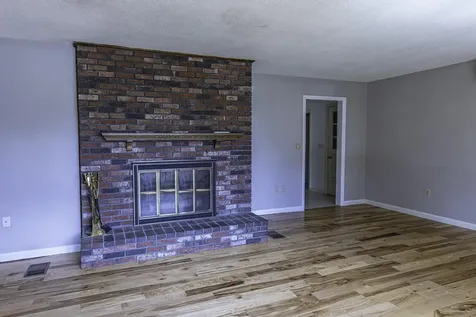 30 Saratoga Avenue Bangor ME 04401