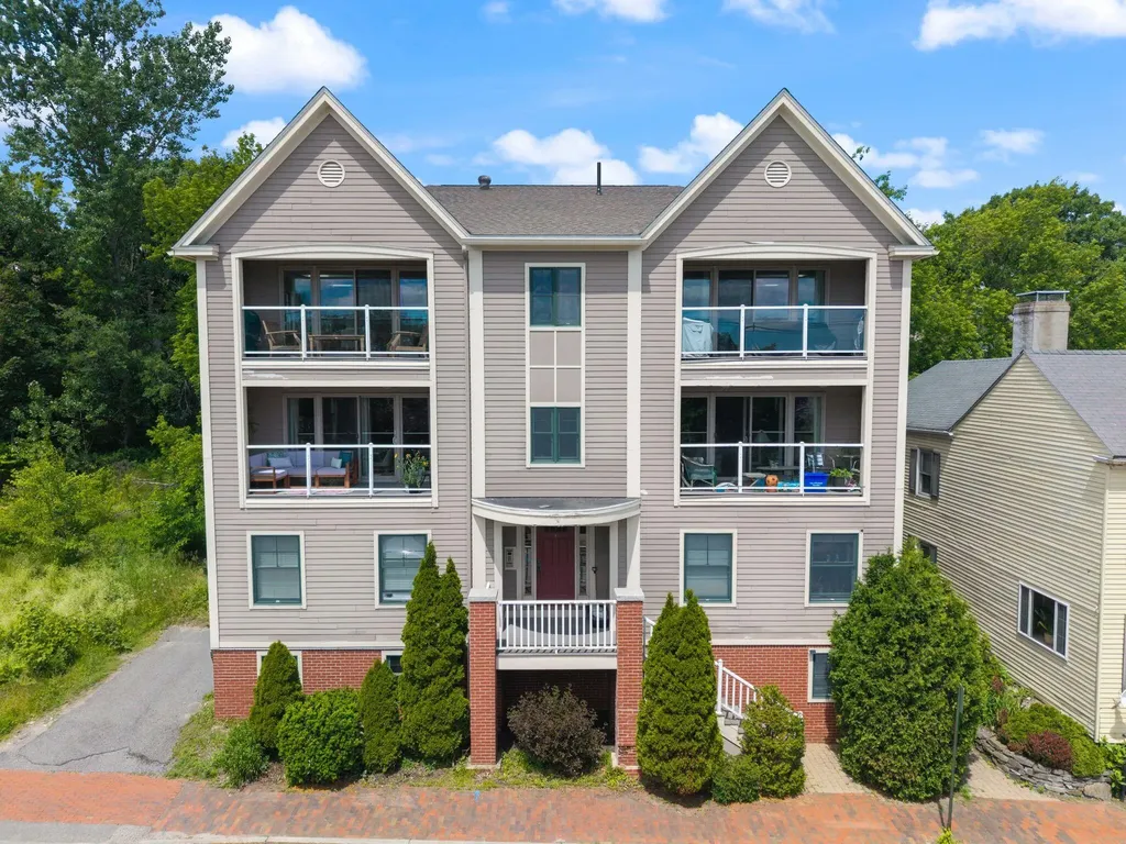 16 Guilford Court Portland ME 04101