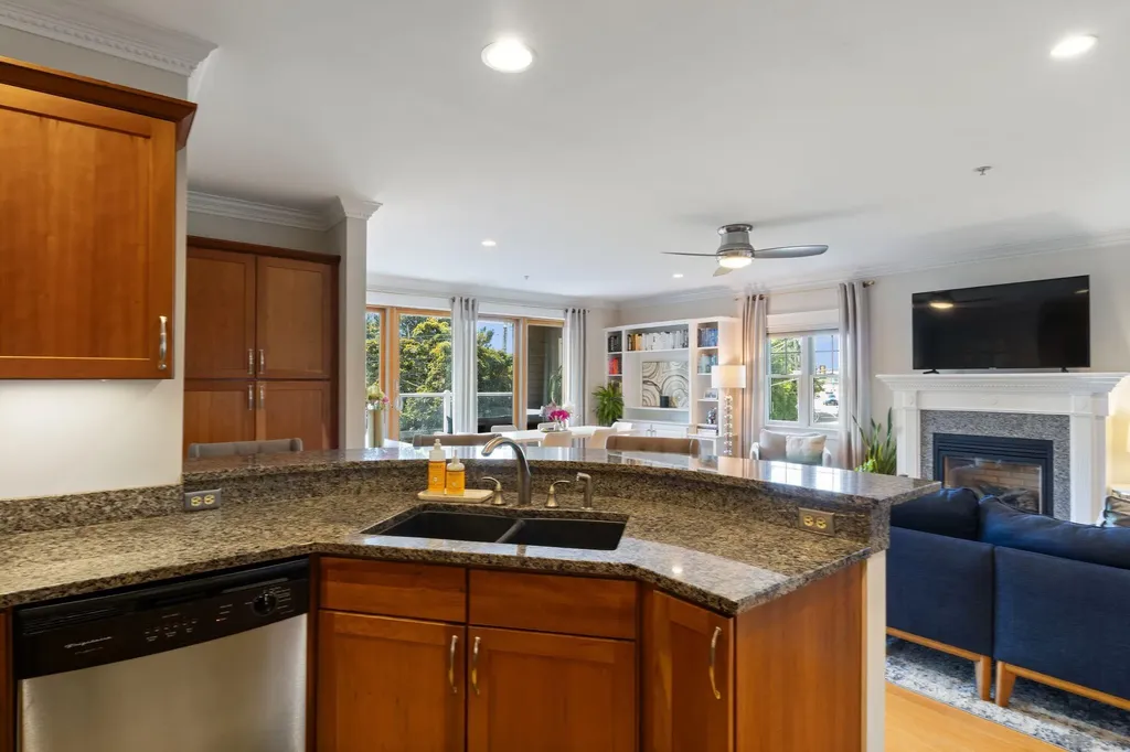 16 Guilford Court Portland ME 04101