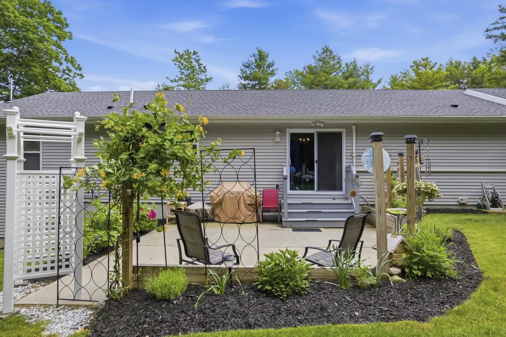 12 Gleason Farm Road Oakland ME 04963