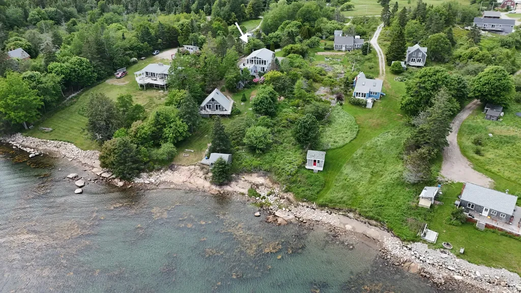 22-26 Tinkers Landing Vinalhaven ME 04863