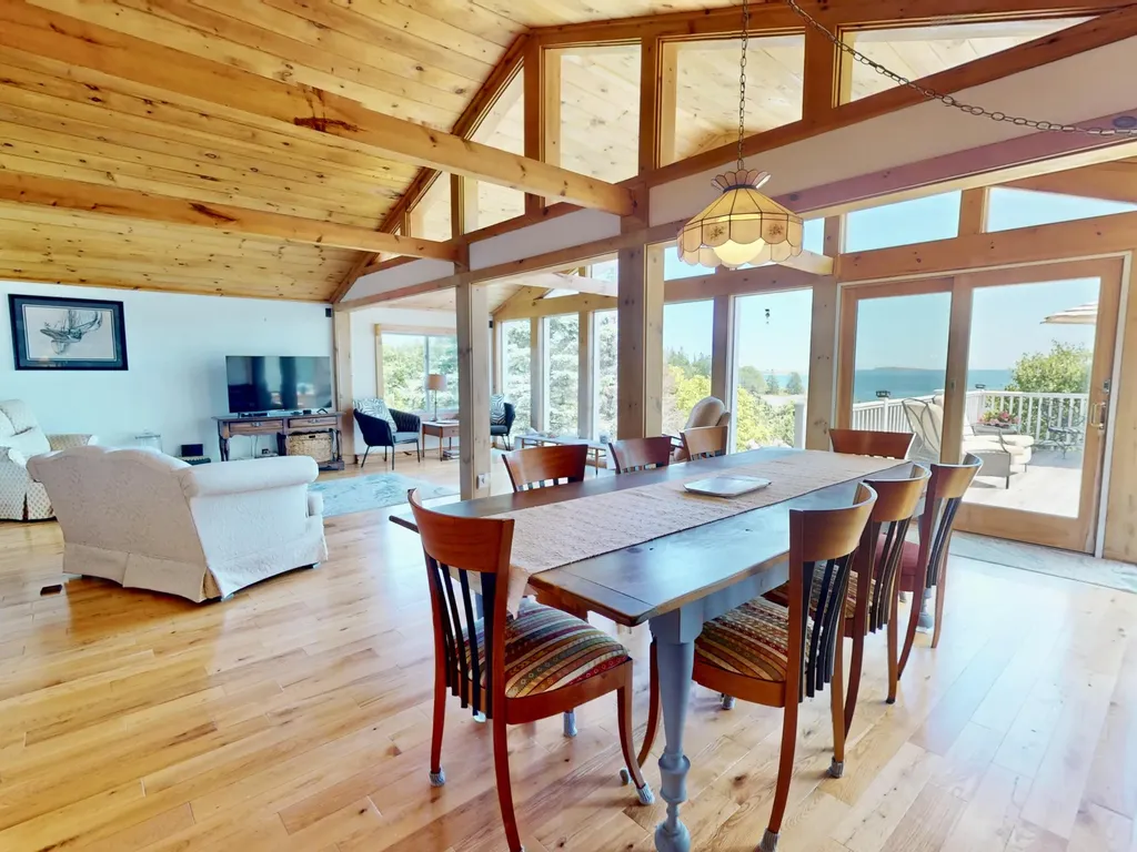 22-26 Tinkers Landing Vinalhaven ME 04863