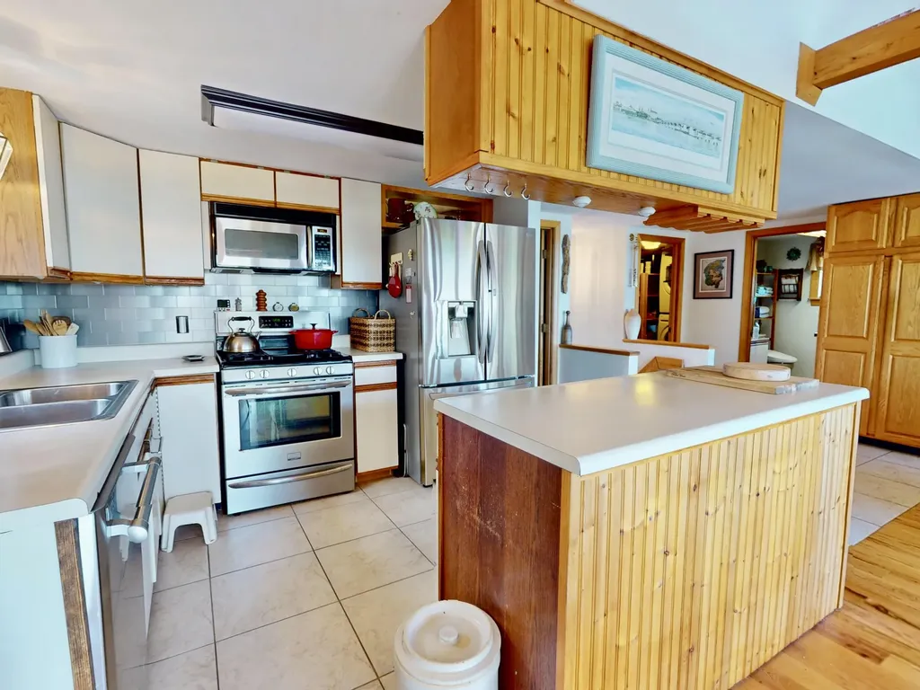 22-26 Tinkers Landing Vinalhaven ME 04863