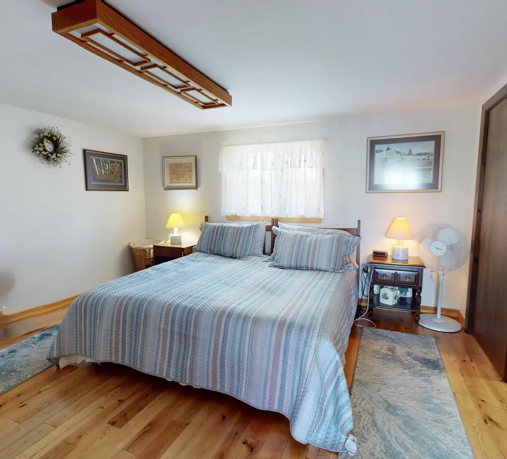 22-26 Tinkers Landing Vinalhaven ME 04863