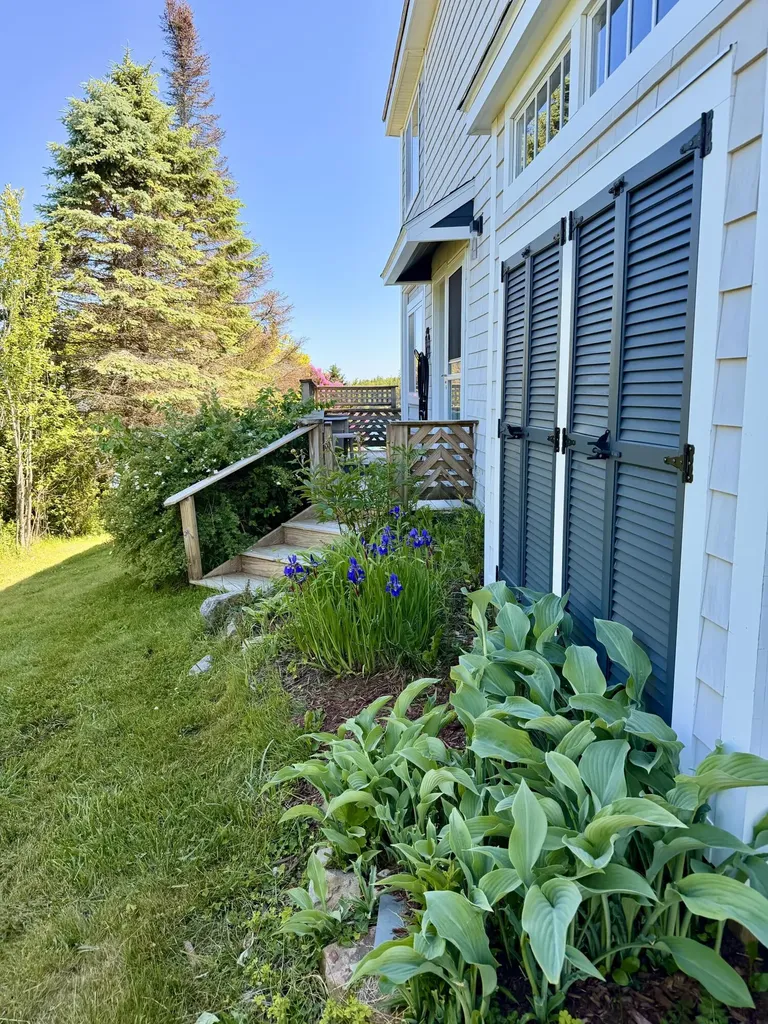 22-26 Tinkers Landing Vinalhaven ME 04863