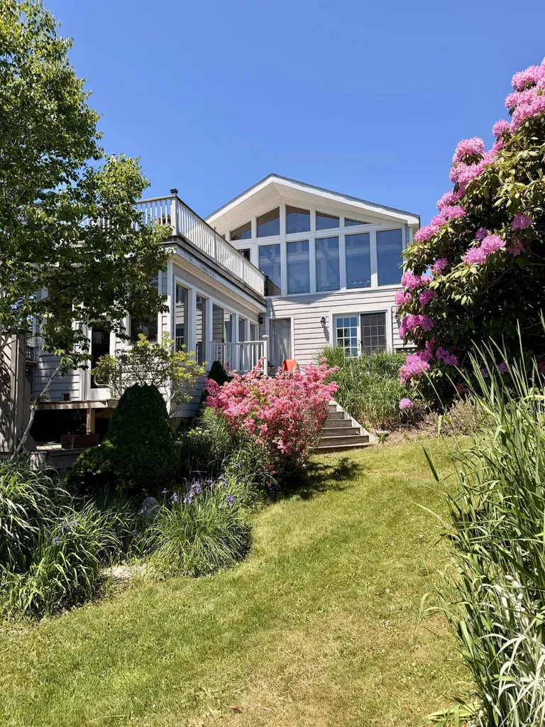 22-26 Tinkers Landing Vinalhaven ME 04863