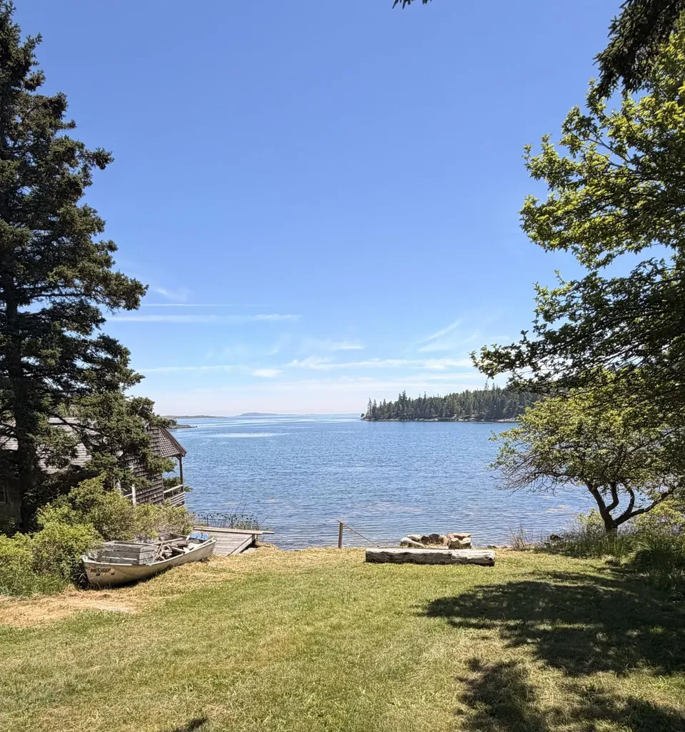 22-26 Tinkers Landing Vinalhaven ME 04863