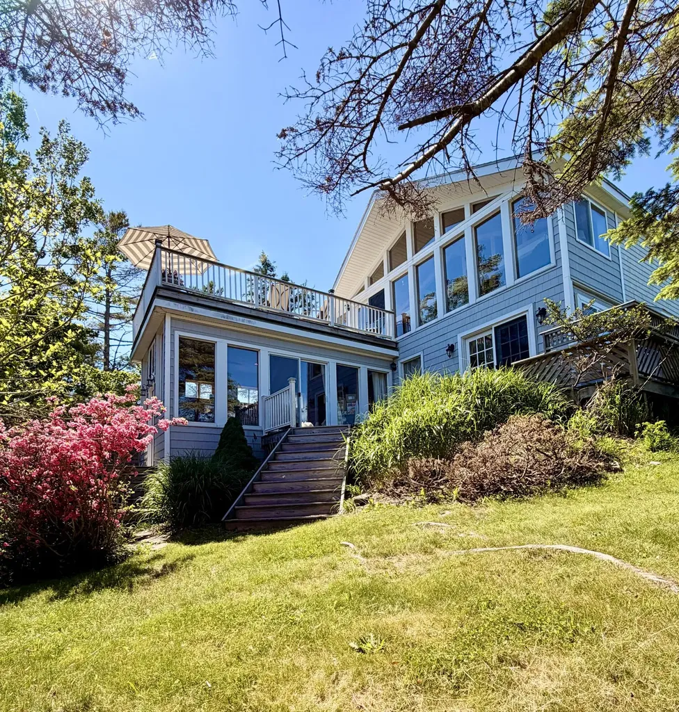 22-26 Tinkers Landing Vinalhaven ME 04863