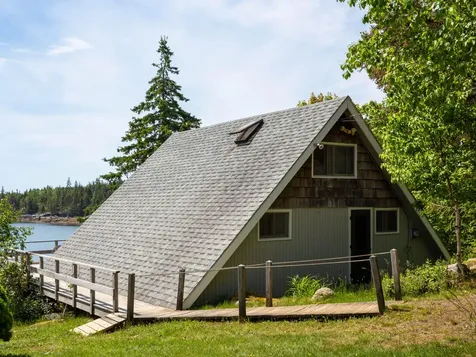 22-26 Tinkers Landing Vinalhaven ME 04863