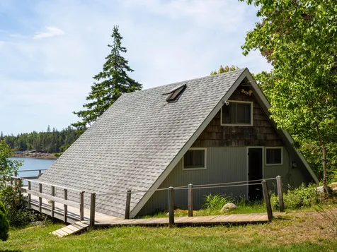 22-26 Tinkers Landing Vinalhaven ME 04863