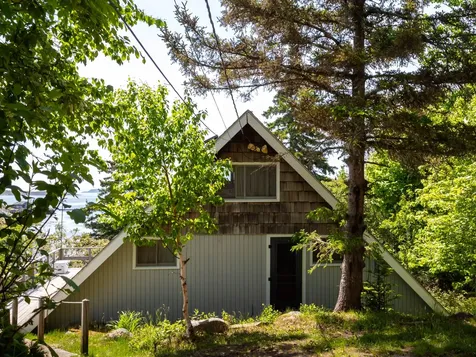 22-26 Tinkers Landing Vinalhaven ME 04863