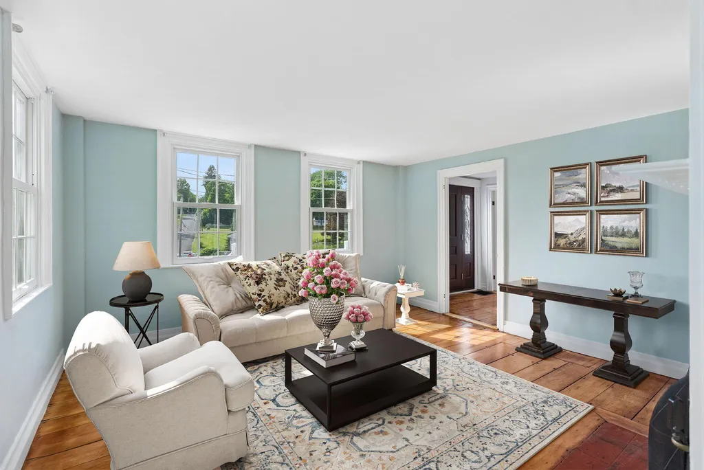27 Pleasant Street Wiscasset ME 04578