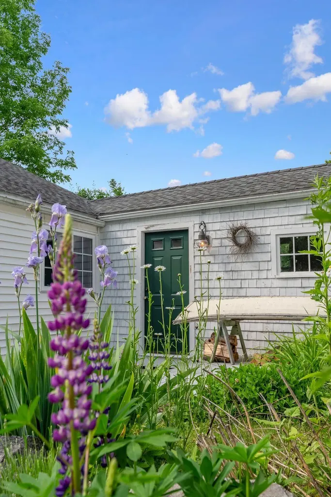 27 Pleasant Street Wiscasset ME 04578