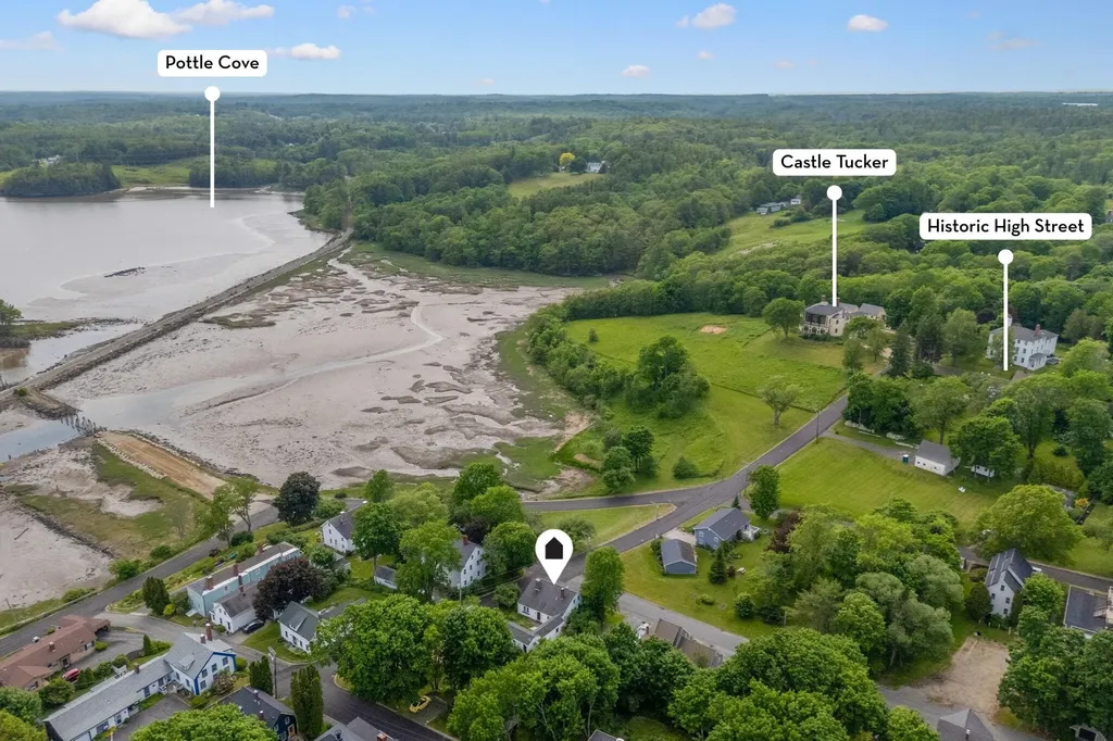 27 Pleasant Street Wiscasset ME 04578