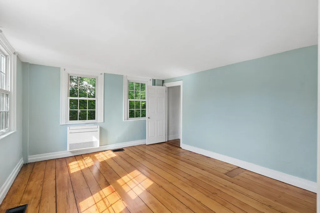 27 Pleasant Street Wiscasset ME 04578