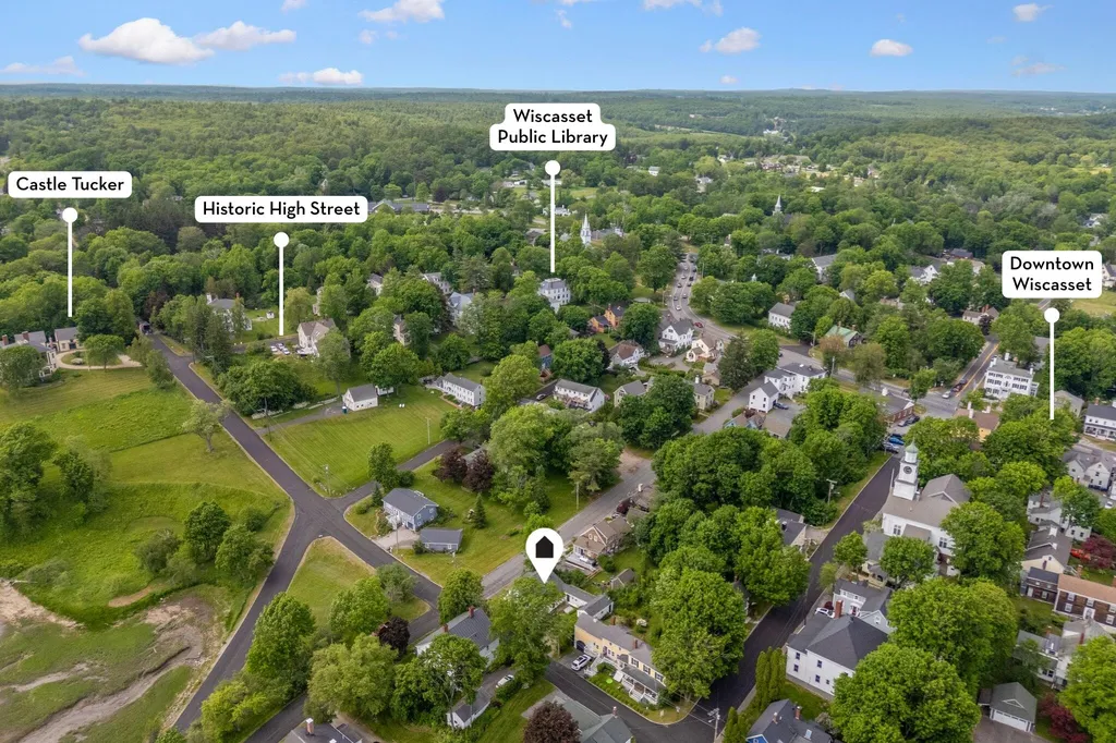 27 Pleasant Street Wiscasset ME 04578