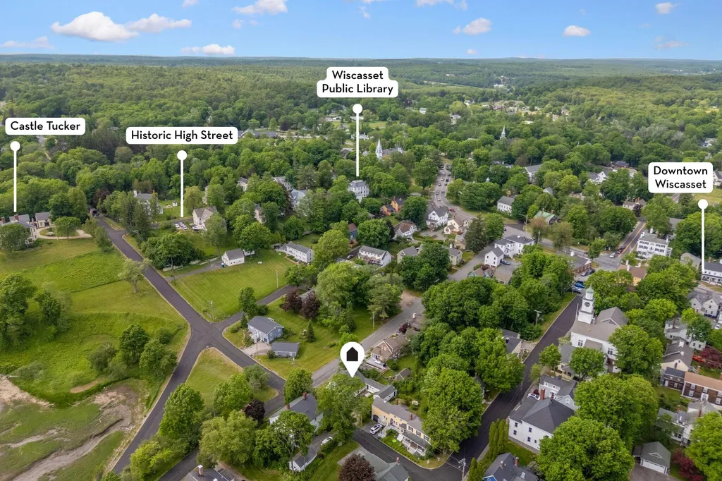 27 Pleasant Street Wiscasset ME 04578