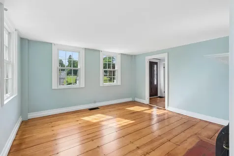 27 Pleasant Street Wiscasset ME 04578