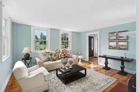27 Pleasant Street Wiscasset ME 04578