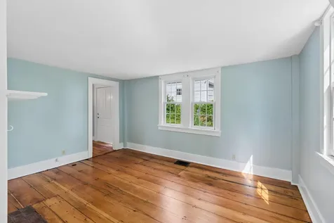 27 Pleasant Street Wiscasset ME 04578